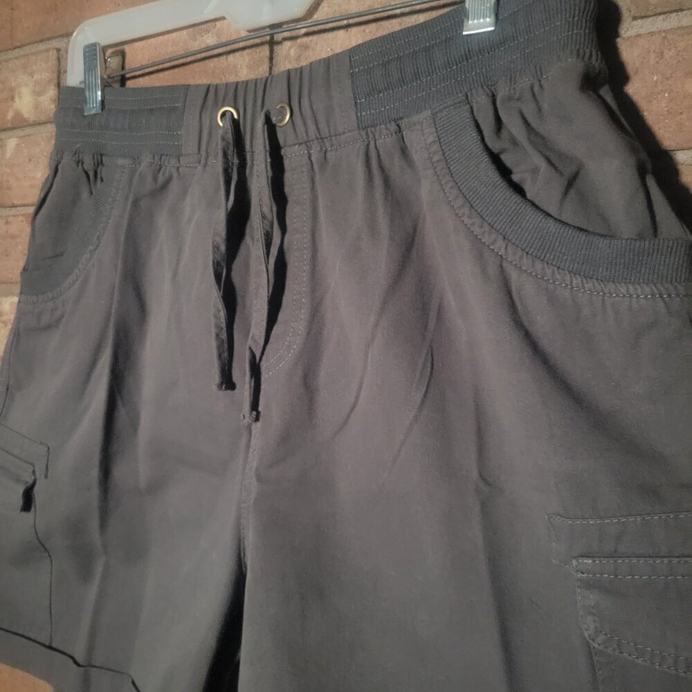 Women's Dark Gray 4-packet Cargo Comfort Waist Shorts - Size L - Picture 10 of 10